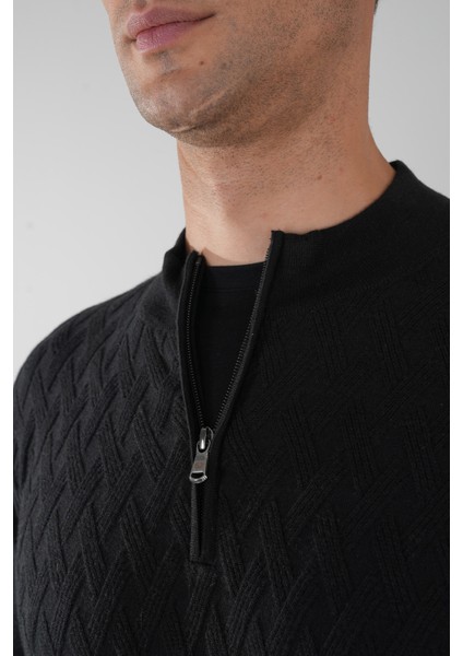 Siyah Yarım Balıkçı Yaka Fermuar Detaylı Jakarlı Erkek Triko TR23K23208_D99 modelleri