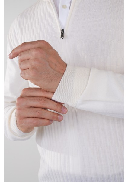 Beyaz Yarım Balıkçı Fermuarlı Full Jakar Yün Erkek Triko TR23K23202_D01 fırsatları