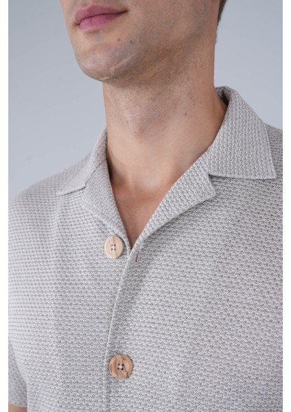 Regular Fit Kısa Kollu Örme Cepsiz Ekru Erkek Gömlek GMORM250003_D03 modelleri