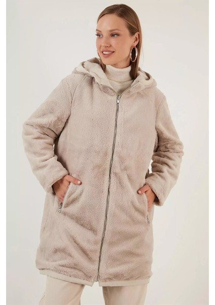 kadın beyaz çift taraflı kürklü mont mont 15208727 modelleri