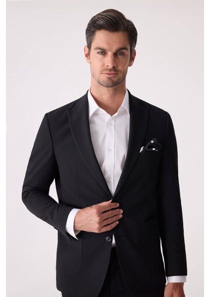 Erkek Siyah Slim Fit Torba Cep Çizgili Jogger Pantolonlu Sivri Yaka Takım Elbise fırsatları