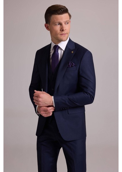 Erkek Lacivert Çizgili Slim Fit Yelekli Kırlangıç Yaka Takım Elbise indirimleri