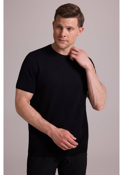 Erkek Siyah Regular Fit Bisiklet Yaka Triko Tişört fırsatları
