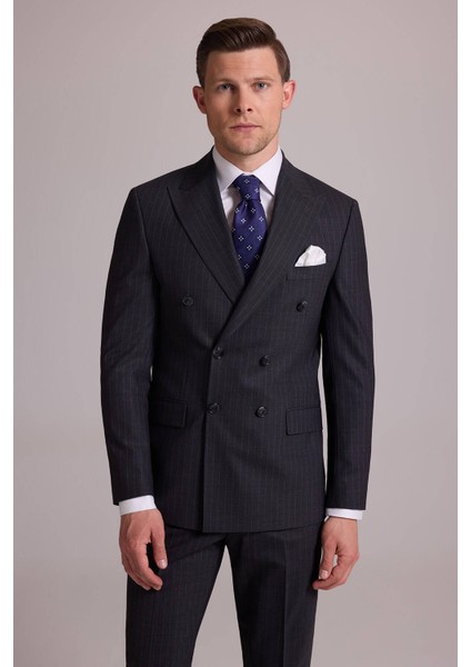 Erkek Gri Çizgili Slim Fit Sivri Yaka Kruvaze %100 Yün Takım Elbise fırsatları