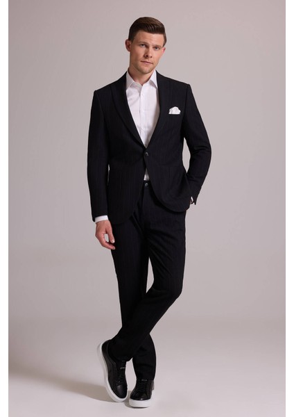 Erkek Siyah Slim Fit Çizgili Tek Düğmeli Jogger Pantolonlu Takım Elbise