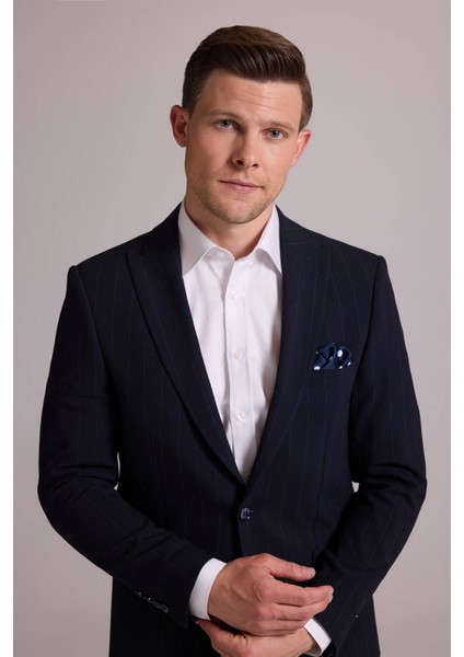 Erkek Lacivert Slim Fit Çizgili Tek Düğmeli Jogger Pantolonlu Takım Elbise