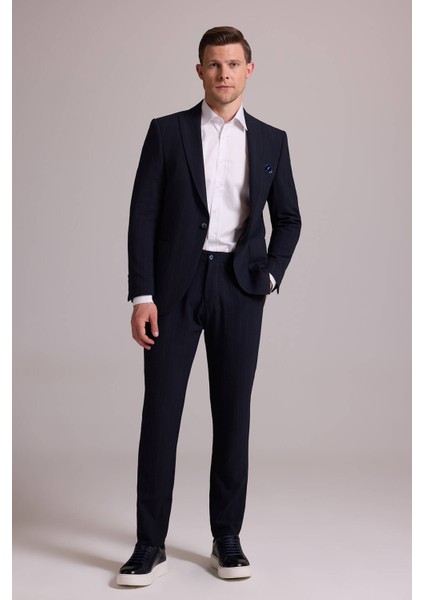 Erkek Lacivert Slim Fit Çizgili Tek Düğmeli Jogger Pantolonlu Takım Elbise fiyatları