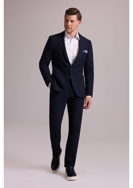 Erkek Lacivert Slim Fit Sivri Yaka Takım Elbise modelleri