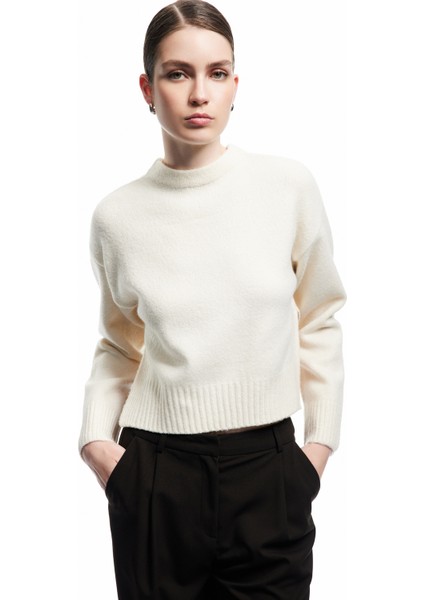 Yumuşak Dokulu Uzun Kollu Dik Yaka Basic Triko Kazak fiyatları