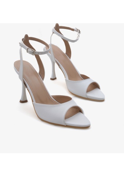 Kadın Sivri Burun Topuklu Ayakkabı Bilekten Bağlamalı Çok Renkli Tasarım 8 cm