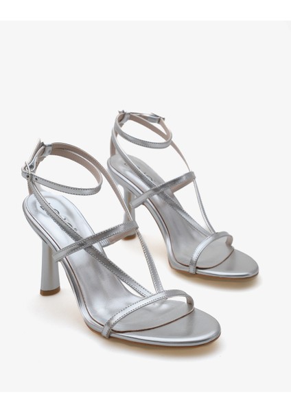 Kadın Bantlı Bilekten Bağlamalı Topuklu Günlük Sandalet Cels