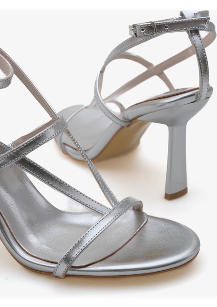 Kadın Bantlı Bilekten Bağlamalı Topuklu Günlük Sandalet Cels modelleri