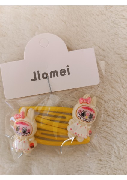 Labubu Model Seramik Kostümlü Mine Kaplamalı Üçgen Çiftli Çıt Çıt Toka