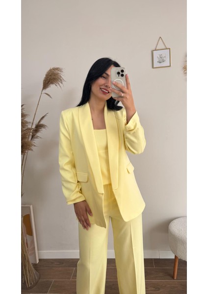 Kolu Büzgülü Astarlı Şal Yaka Blazer Ceket fırsatları