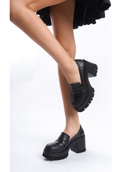Kadın Siyah Cilt 8 cm Topuklu Platformlu Ayakkabı