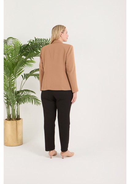 Atelier Kadın Büyük Beden Düğmeli Klasik Ceket