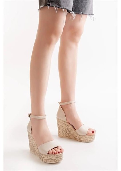 Kadın Tek Bant Ten Cilt Yüksek Dolgu Taban Ayakkabı fiyatları