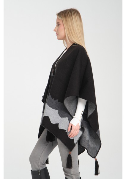 Dalga Desen Balıkçı Dikişli Desenli Dokuma Triko Panço, Deri ve Düğme Detaylı Püsküllü Kadın Dış Giyim Panço