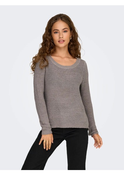 Kadın Yuvarlak Yaka Regular Fit Gri Örgü Kazak - 15113356
