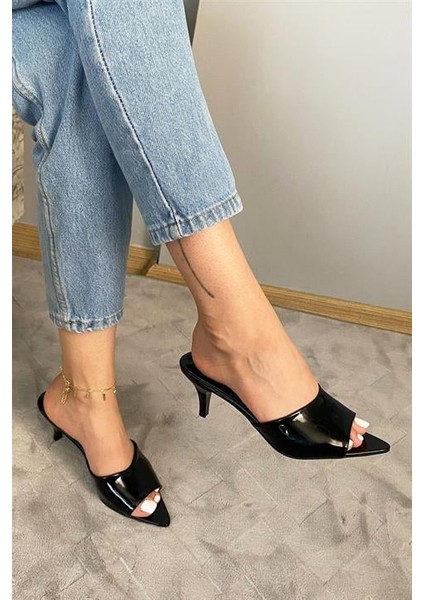 Kadın Siyah Rugan 7 cm Ince Topuklu Sivri Burun Terlik indirimleri