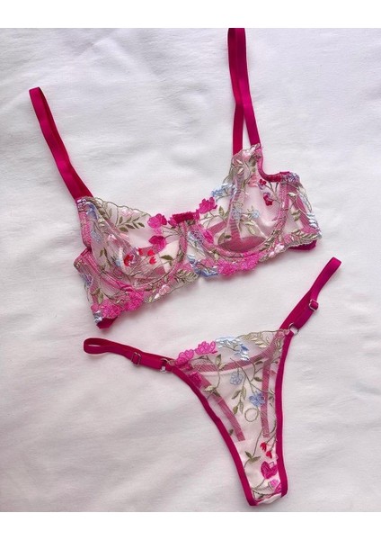 Pembe Çiçek Brode Takım indirimleri