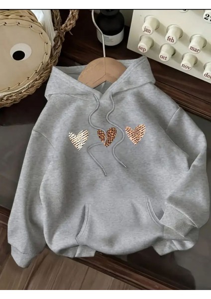 Kalp Baskı Detaylı Içi Polarlı Kapüşonlu Sweatshirt