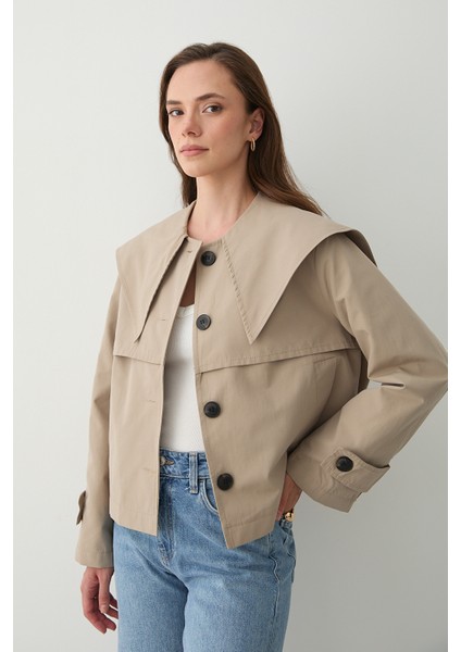Bej Sakura Geniş Yaka Kısa Trençkot - 7530 fiyatları