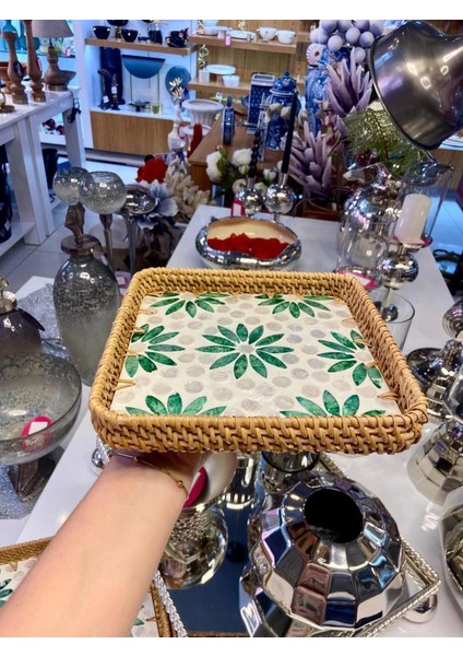 Yeşil Çiçek Desen Rattan Tepsi 21X21CM