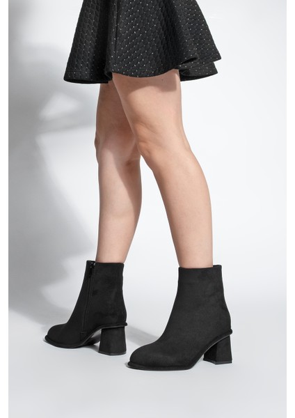 Kadın Sivrii Burun Arkadan Fermuarlı Dikiş Detaylı Kalın Topuklu Bot Atirya Siyah Süet