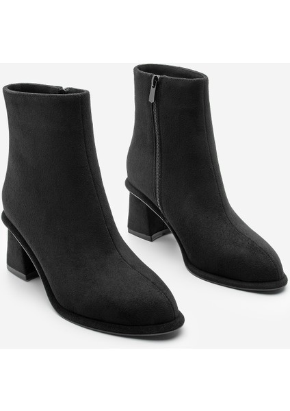 Kadın Sivrii Burun Arkadan Fermuarlı Dikiş Detaylı Kalın Topuklu Bot Atirya Siyah Süet indirimleri
