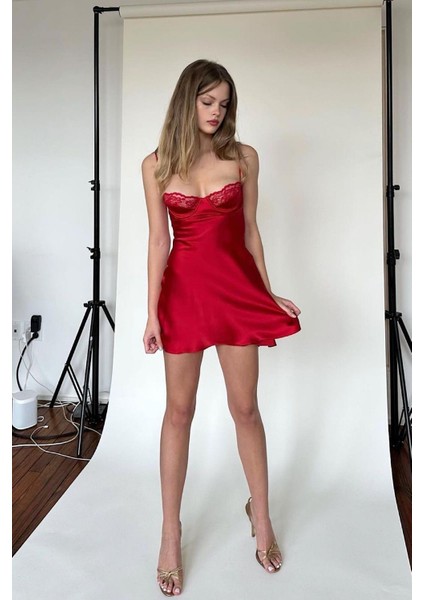 Kırmızı Saten Gecelik