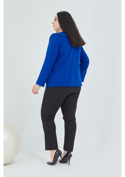 Atelier Kadın Büyük Beden Düğmeli Klasik Ceket