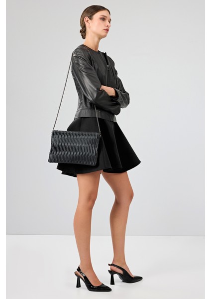 Flora Kadın Siyah Slim Kısa Deri Ceket 25SGD5300U4