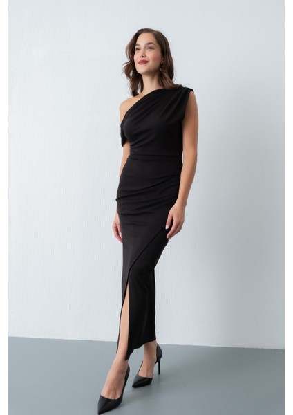 Kadın Siyah Omuz Dekolteli Midi Davet Elbisesi