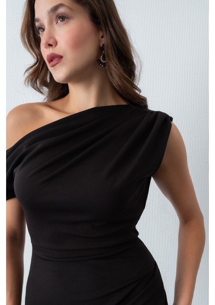 Kadın Siyah Omuz Dekolteli Midi Davet Elbisesi fiyatları