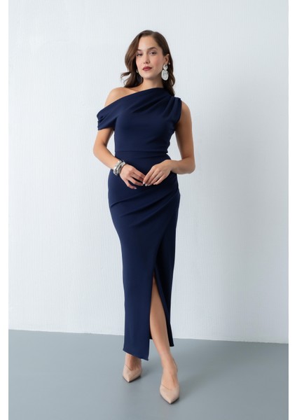 Kadın Lacivert Omuz Dekolteli Midi Davet Elbisesi