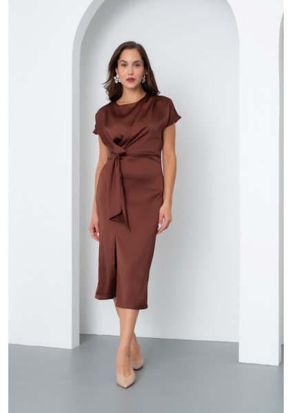 Kadın Kahverengi Yırtmaçlı Midi Saten Elbise
