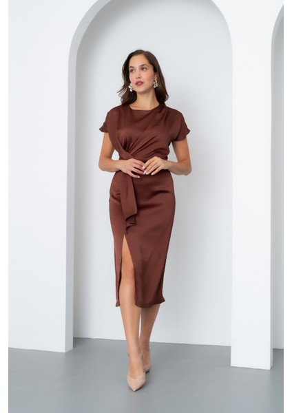Kadın Kahverengi Yırtmaçlı Midi Saten Elbise modelleri