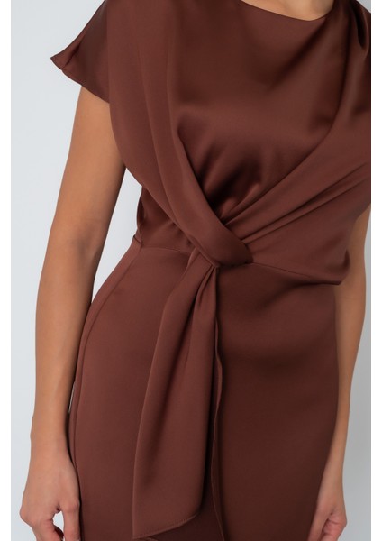 Kadın Kahverengi Yırtmaçlı Midi Saten Elbise fırsatları