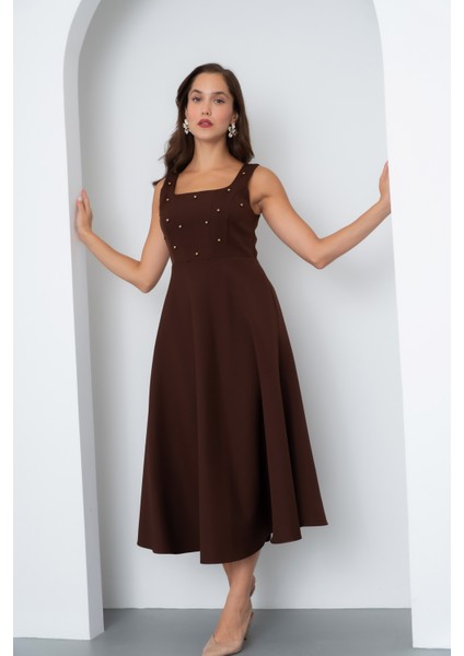 Kadın Kahverengi Kare Yaka Incili Midi Elbise modelleri