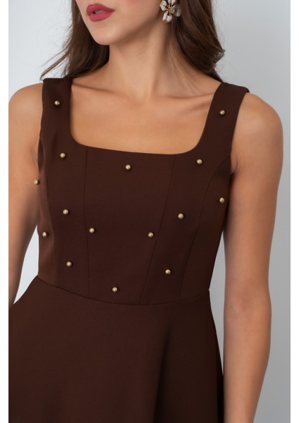 Kadın Kahverengi Kare Yaka Incili Midi Elbise fırsatları