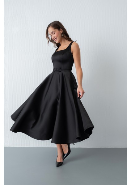 Kadın Siyah Kare Yaka Kemerli Midi Söz Nişan Elbisesi