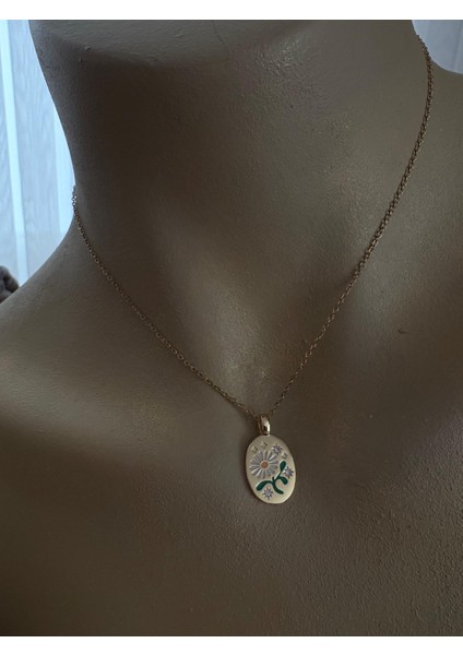 Çelik Papatya Desenli Kolye