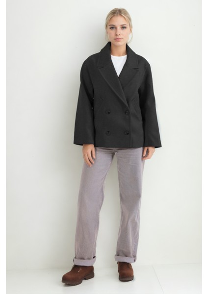 Düğmeli Kısa Kaşe Kaban fiyatları