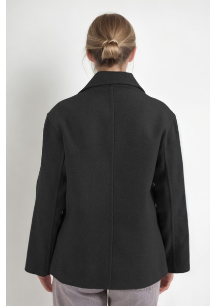 Düğmeli Kısa Kaşe Kaban indirimleri