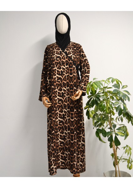 Leopar Desenli Kruvaze Namaz Elbisesi – %100 Viskon, Yandan Bağlamalı 36-46 Beden