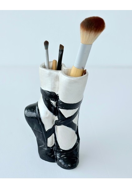 Balerin Ayakkabısı Temalı Dekorasyon, Fonksiyonel Vazo, Kalemlik ve Makyaj Fırçası Için Ideal!