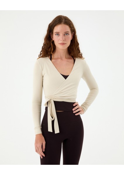 Kadın Krem Anvelop Wrap Crop -EcoVero Viskoz, Belden Bağlamalı, Vücuda Oturan, Kruvaze Tasarım, Kısa Crop Boy, Yoga, Pilates, Spor ve Günlük Aktiviteler İçin Rahat Bluz