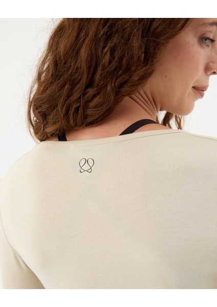 Kadın Krem Anvelop Wrap Crop -EcoVero Viskoz, Belden Bağlamalı, Vücuda Oturan, Kruvaze Tasarım, Kısa Crop Boy, Yoga, Pilates, Spor ve Günlük Aktiviteler İçin Rahat Bluz fırsatları