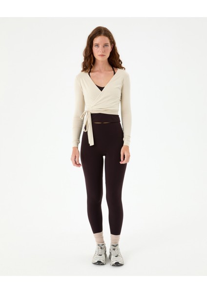 Kadın Krem Anvelop Wrap Crop -EcoVero Viskoz, Belden Bağlamalı, Vücuda Oturan, Kruvaze Tasarım, Kısa Crop Boy, Yoga, Pilates, Spor ve Günlük Aktiviteler İçin Rahat Bluz